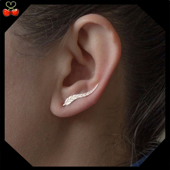 Mary's Cherries Boutique Jewelry - 🍒 Ear Climber Feather Earrings